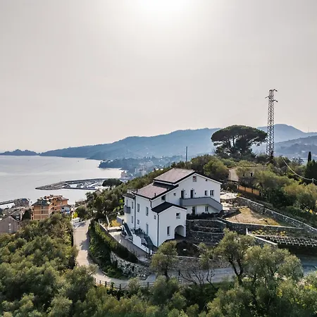 - 2 Vista Mare E Piscina Rapallo